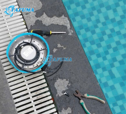 Đèn hồ bơi không sáng là lỗi rất nhiều người gặp phải