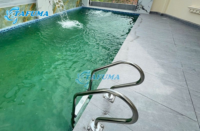 Thanh bể bơi Emaux có thiết kế đẹp