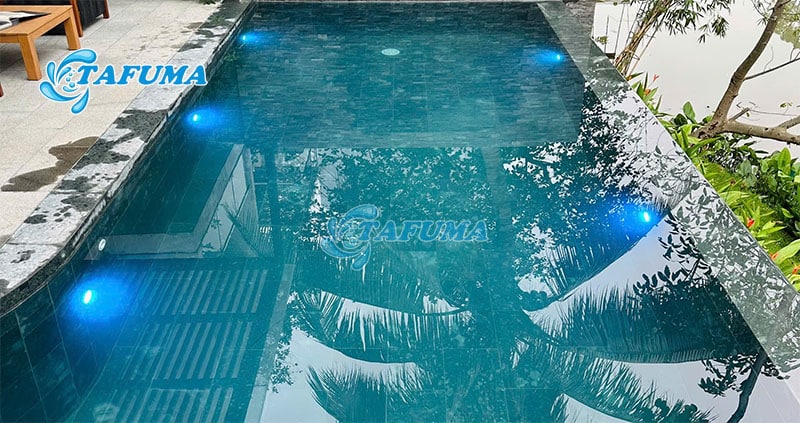 Đèn bể bơi Kripsol được đánh giá có chất lượng vượt trội
