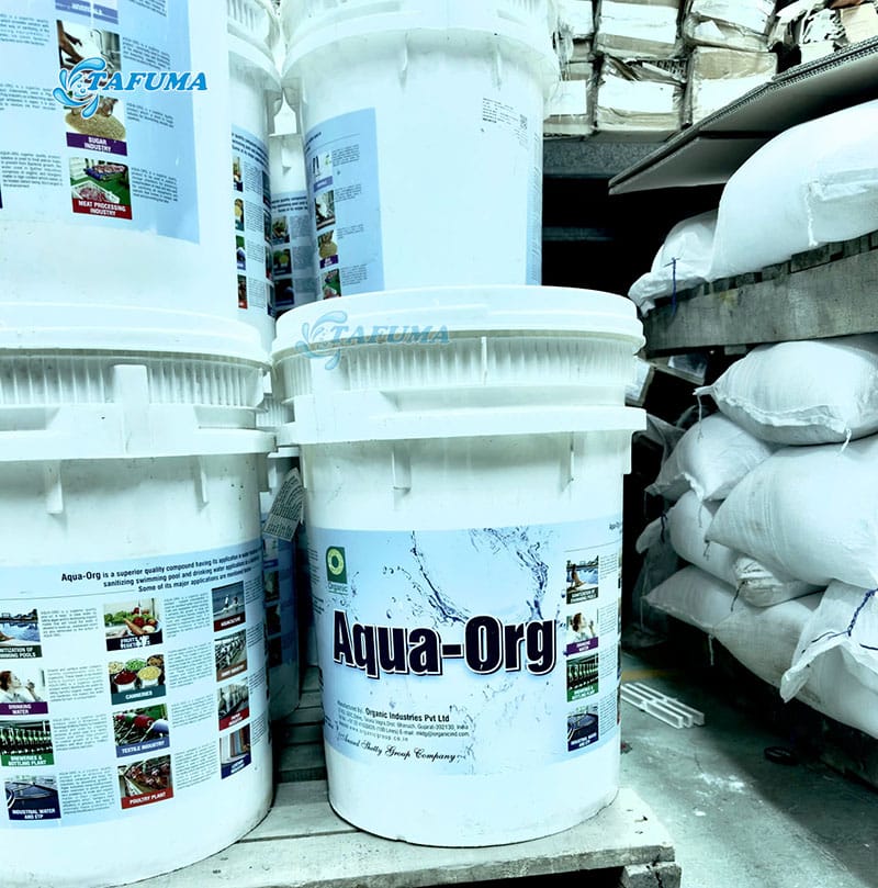 Hóa chất hồ bơi tại kho của Tafuma