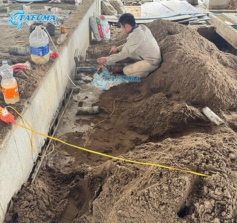 Tafuma tiến hành lắp đặt thiết bị bể bơi cho khách hàng