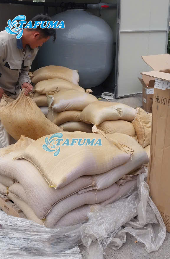 Muối bể bơi được Tafuma giao cho khách hàng