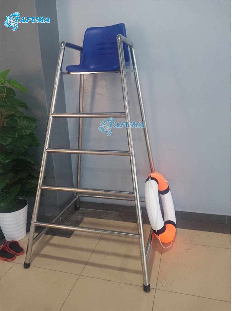Ghế quan sát bể bơi