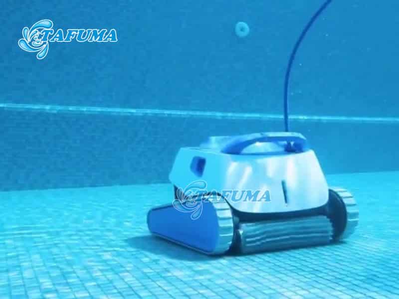 Robot vệ sinh bể bơi