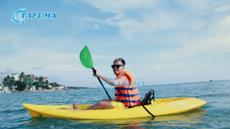Thuyền kayak BQA087 dễ sử dụng