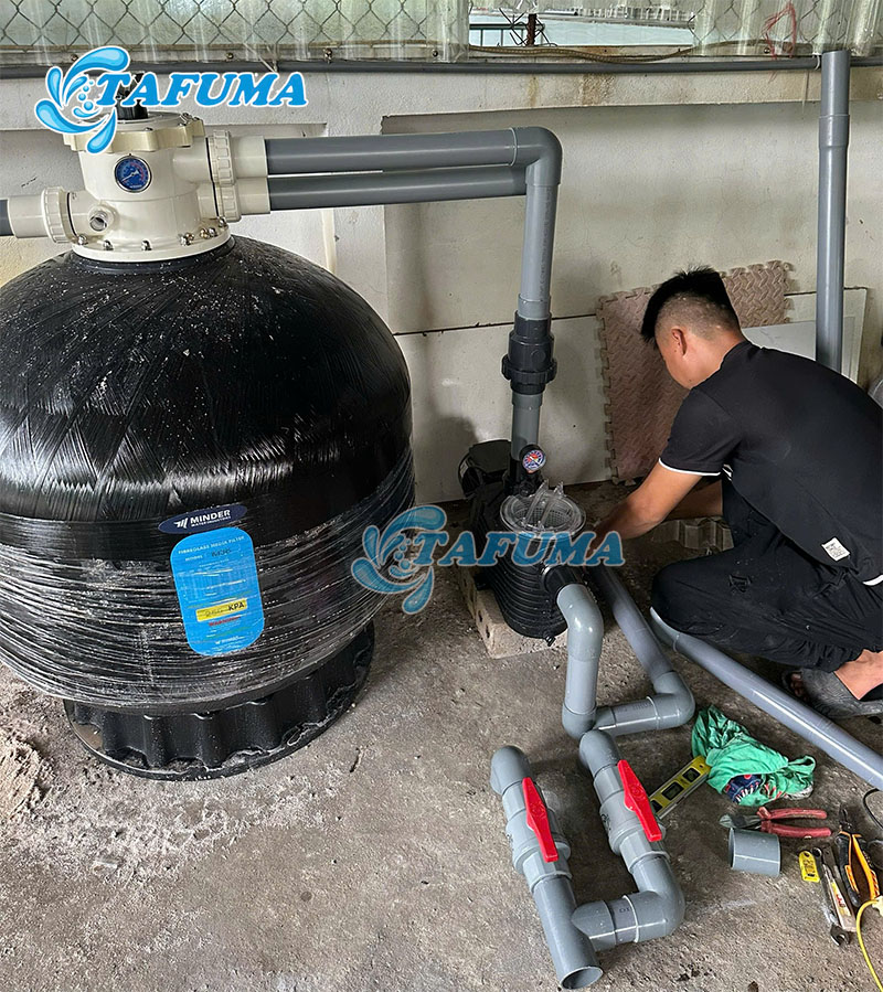 Bình Minder M đen có thiết kế sang trọng, tối giản