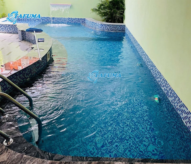 Chọn đèn có chất liệu bền, hoạt động tốt dưới nước
