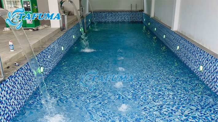 Đèn bể bơi được lắp đặt trong môi trường nước