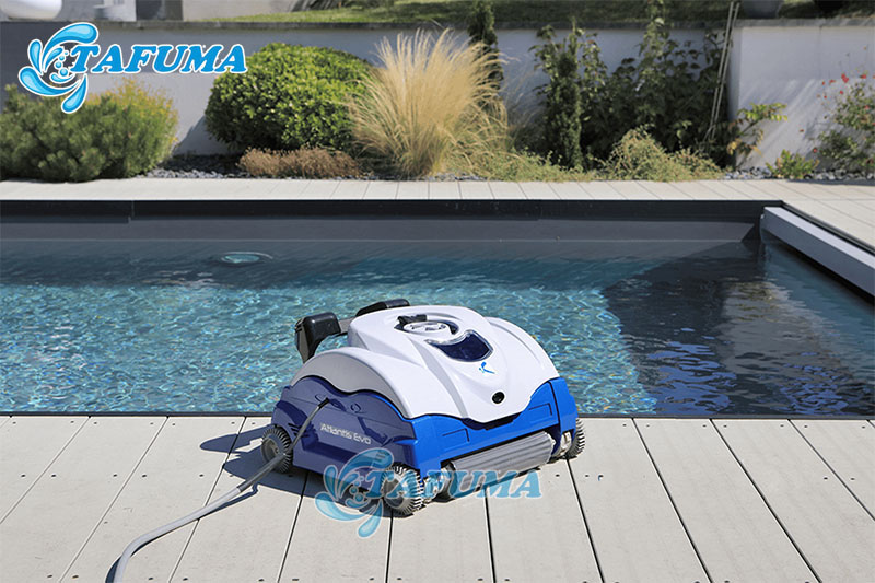 Robot dọn vệ sinh hồ bơi