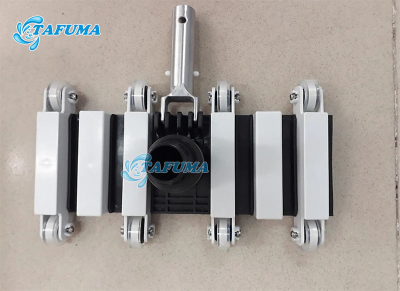 Bàn hút đáy bể bơi inox