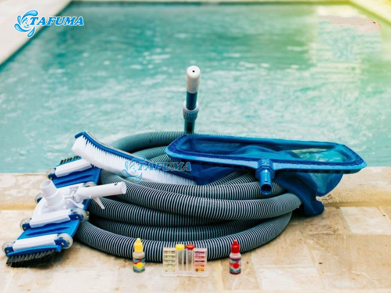 Chọn thiết bị vệ sinh hồ bơi theo chất lượng