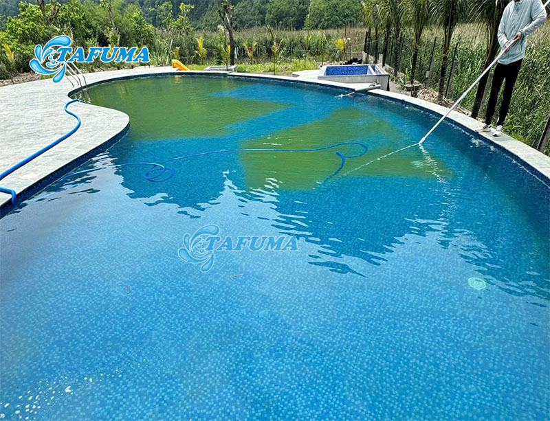 Chọn bàn hút bể bơi phù hợp kích thước hồ