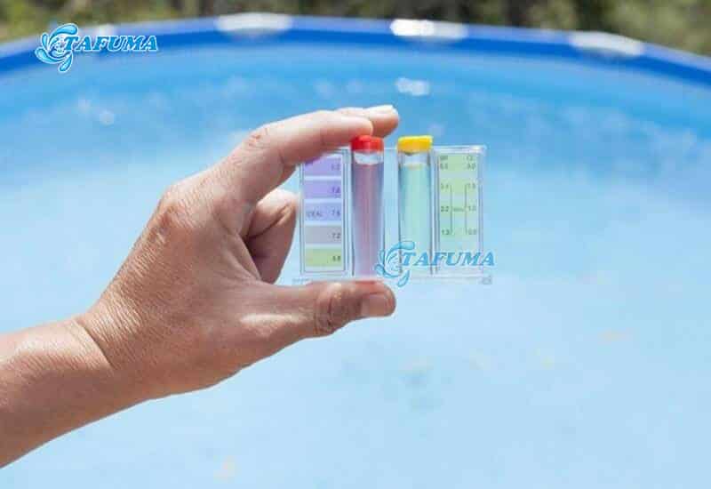 Bộ thử nước bể bơi được Tafuma sử dụng test nước cho khách hàng