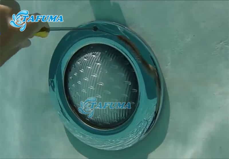 Lắp đèn phải đầy đủ các chi tiết không là sẽ bị lỗi