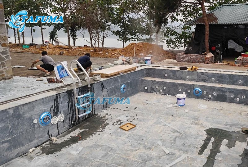 Ưu tiên chọn lắp đèn led hồ bơi