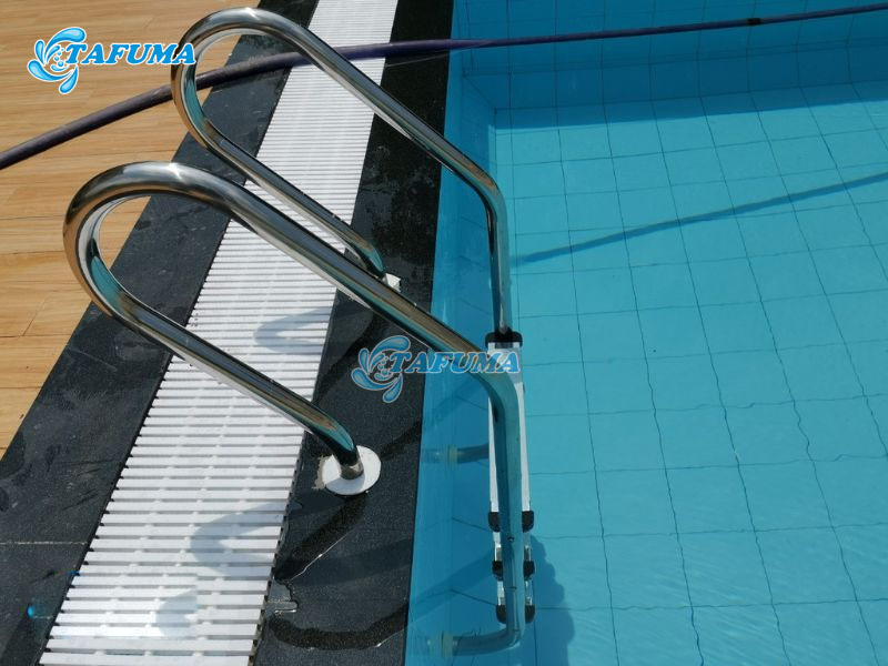 Thang hồ bơi Emaux NSF315-P