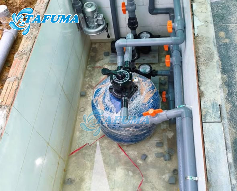 Chọn loại bình lọc cát phù hợp với thể tích của bể bơi để đảm bảo hiệu suất lọc