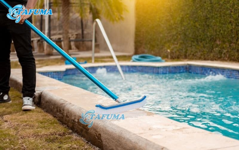 Chọn thiết bị vệ sinh hồ bơi theo diện tích của bể bơi