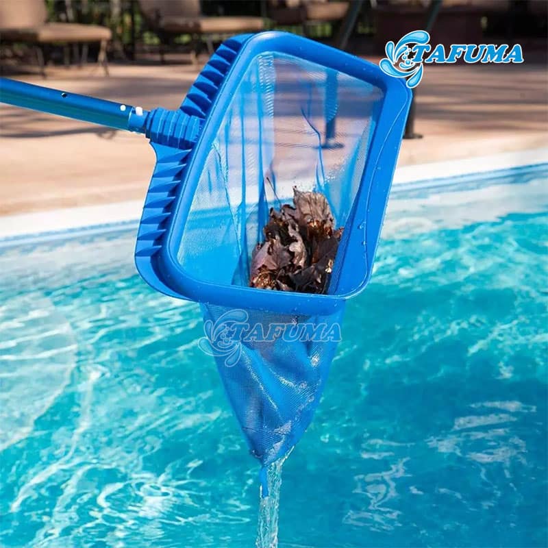 Vợt vớt rác bể bơi