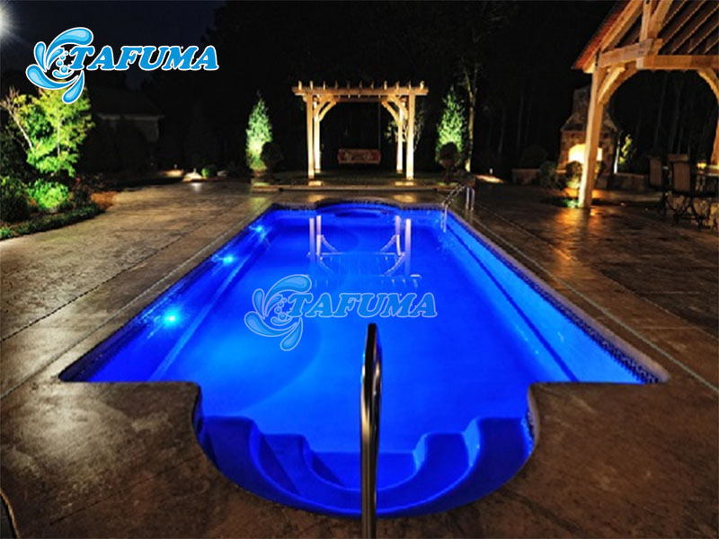 Đèn hồ bơi không sáng có thể do nguồn điện cấp có vấn đề