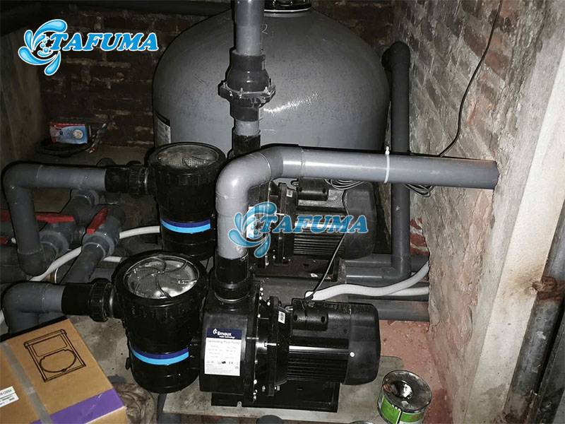 Đặt máy bơm hồ bơi ở nơi khô ráo để đảm bảo tuổi thọ và an toàn cho người dùng