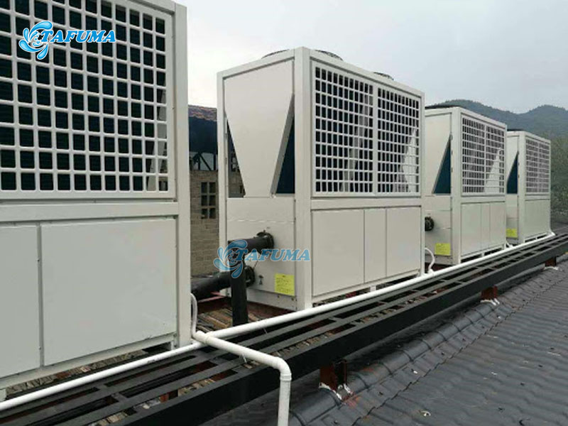 Cài đặt nhiệt độ quá cao có thể khiến người bơi khó chịu